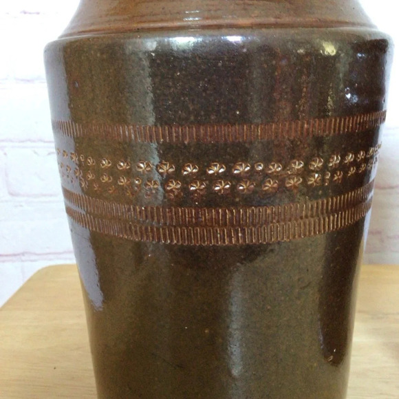 Vintage Hand Made Salt Glazed Incised Pottery Crocks - Set of 2 - Picture 5 of 8